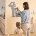 Pinnwand Hund "WUF" hellgrau-gelb